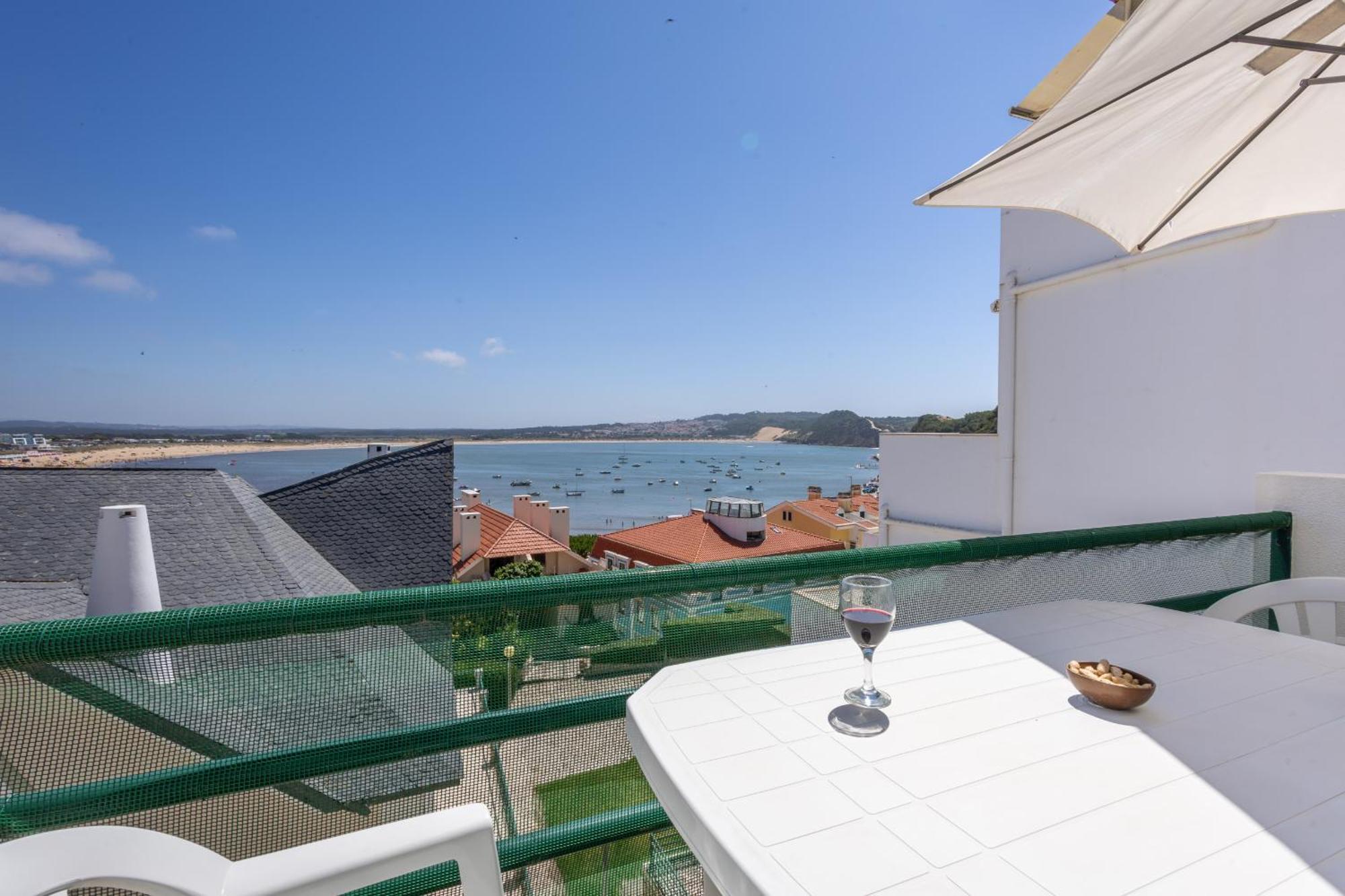 Concha Mar Com Vista Sobre A Baia Διαμέρισμα Sao Martinho do Porto Εξωτερικό φωτογραφία